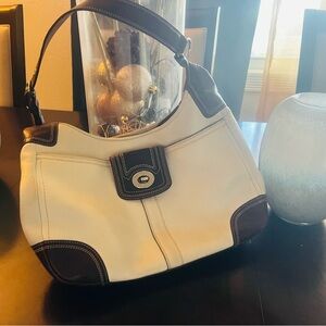 Beautiful Coach. Genuine beige and brown leather.